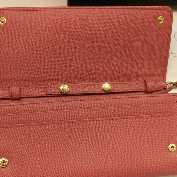 Stunning Prada wallet on a chain - Picture 7 of 8